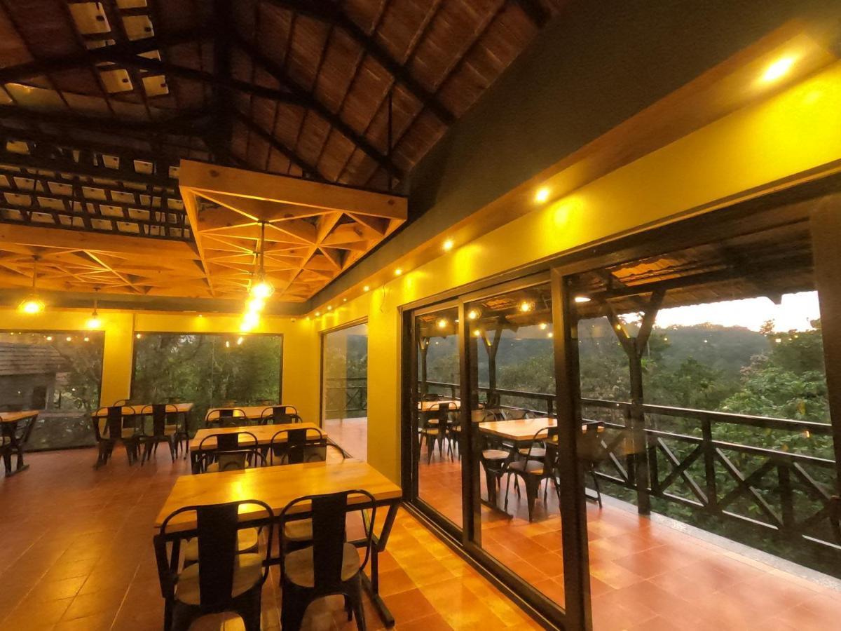 The Wild Trails Clarks Exotica , Munnar Hotel Bagian luar foto