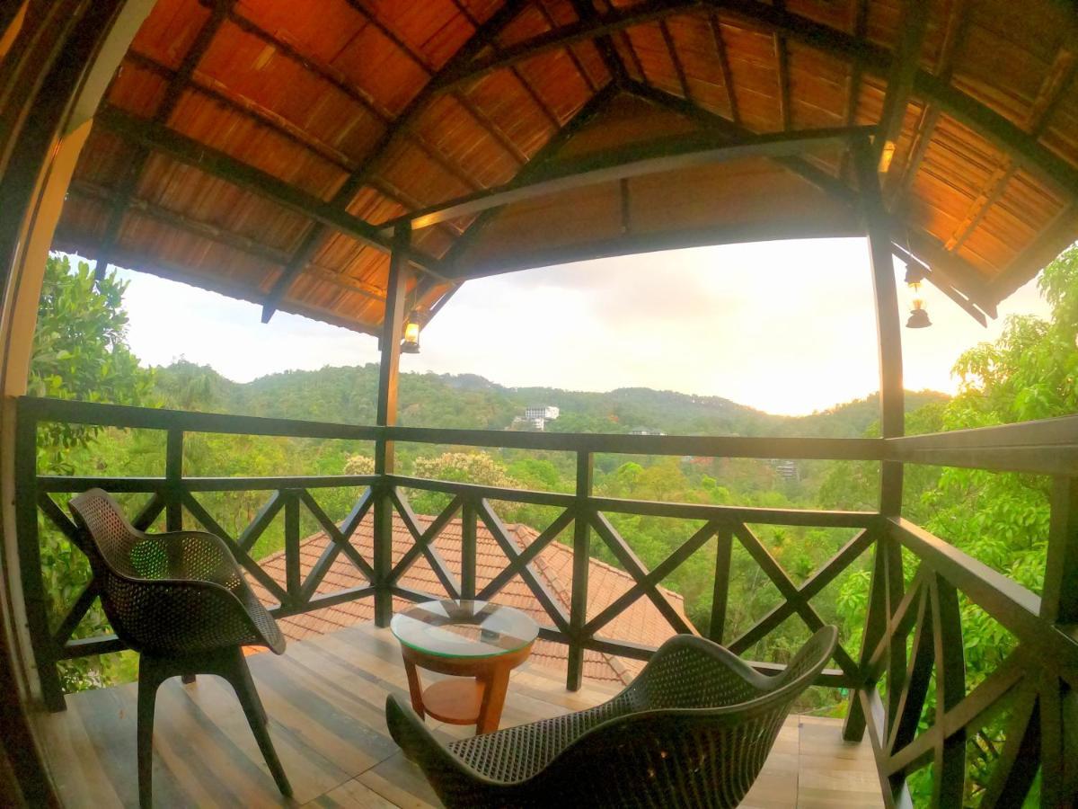 The Wild Trails Clarks Exotica , Munnar Hotel Bagian luar foto