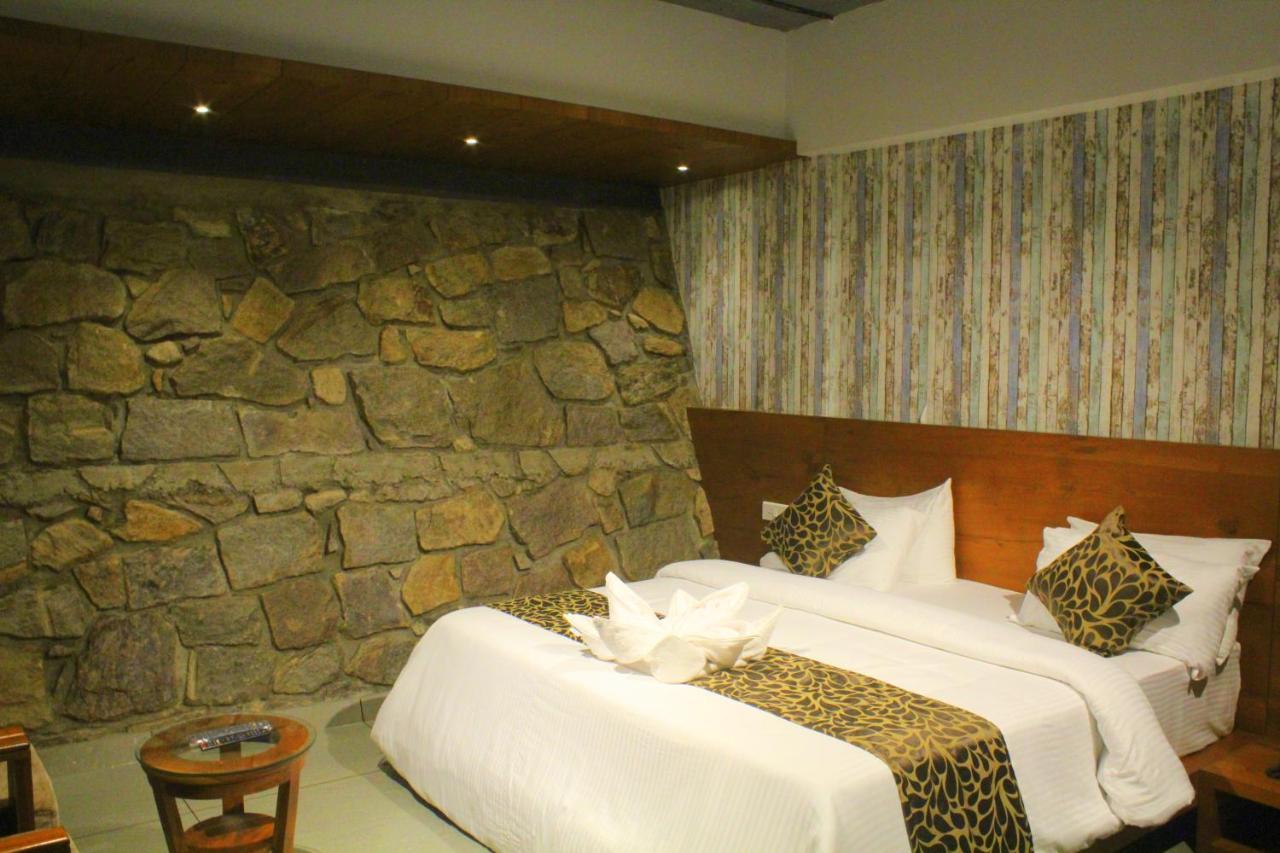 The Wild Trails Clarks Exotica , Munnar Hotel Bagian luar foto