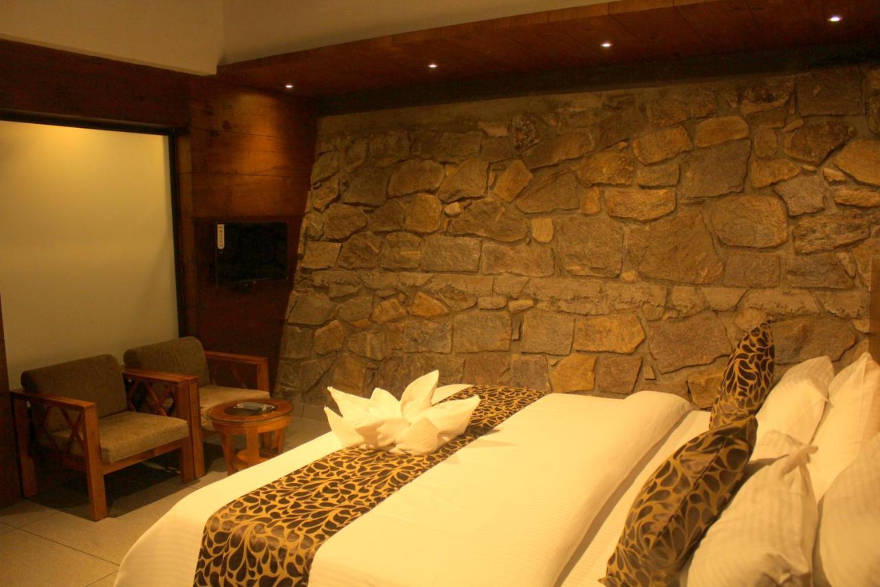 The Wild Trails Clarks Exotica , Munnar Hotel Bagian luar foto