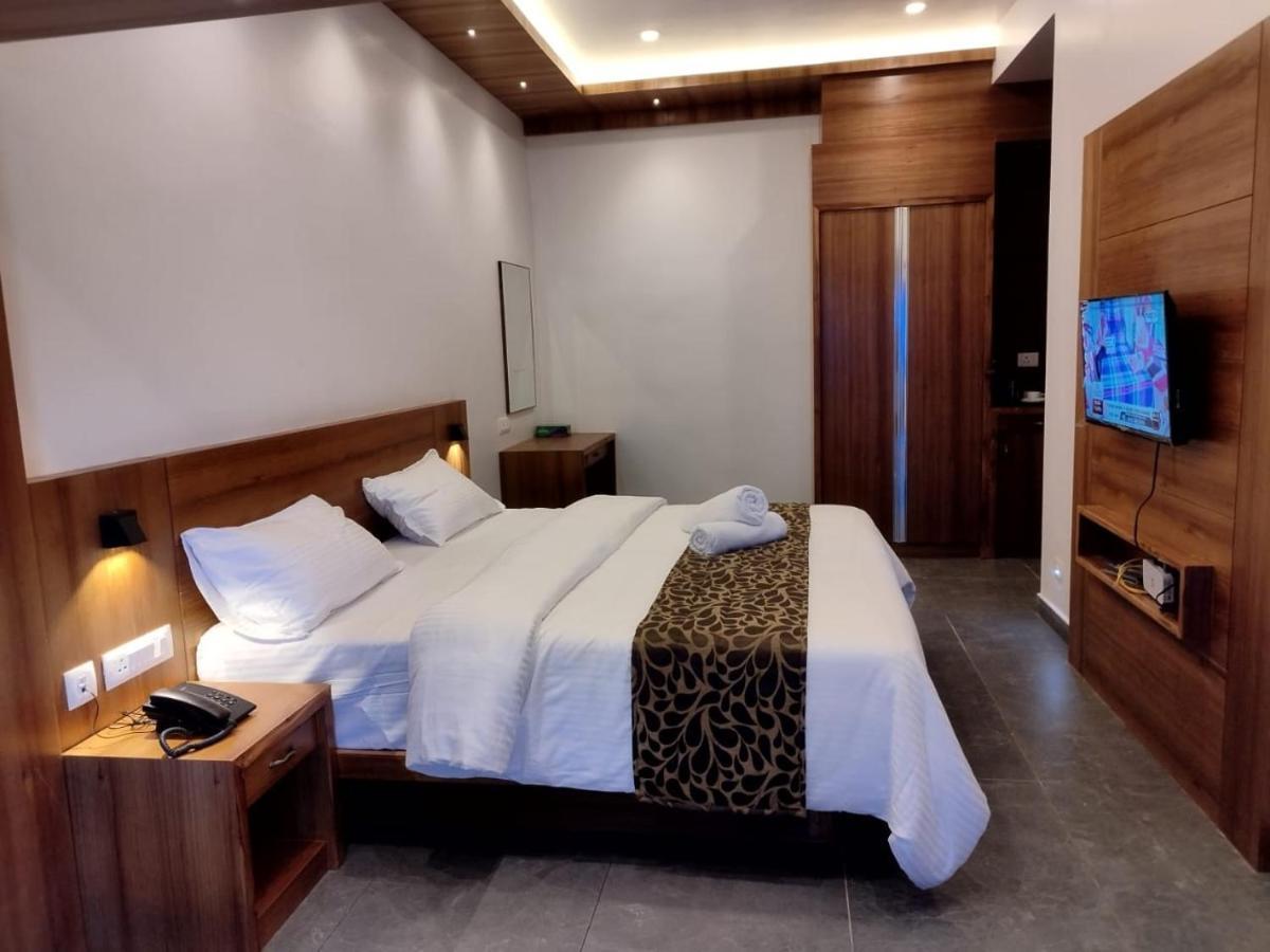 The Wild Trails Clarks Exotica , Munnar Hotel Bagian luar foto