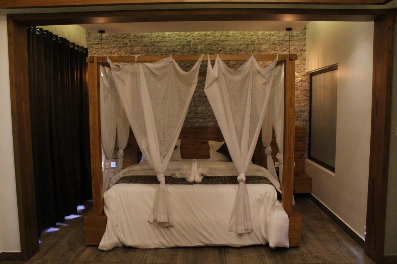 The Wild Trails Clarks Exotica , Munnar Hotel Bagian luar foto